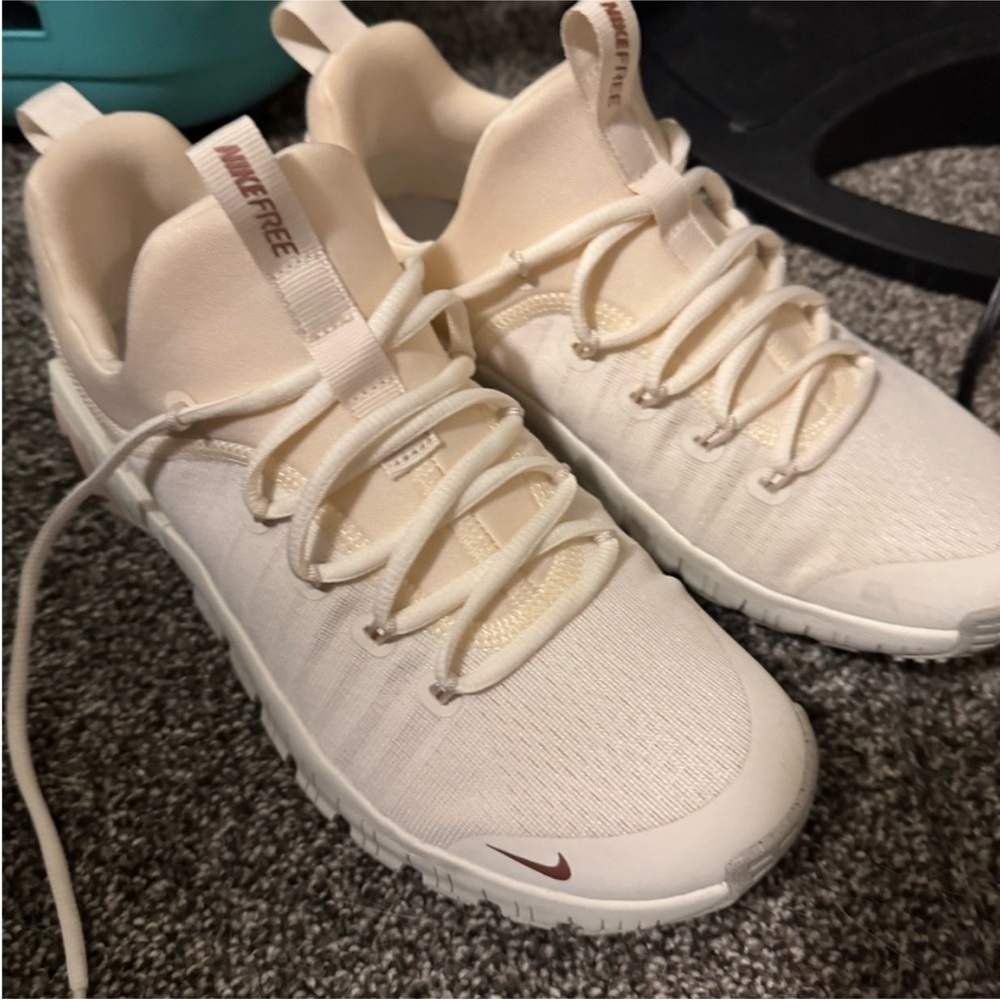 Nike Free Metco 6 Ivory Sneakers